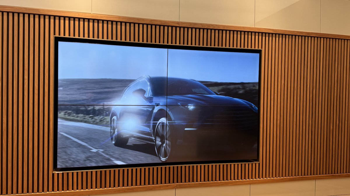 מסכי לד לתצוגה